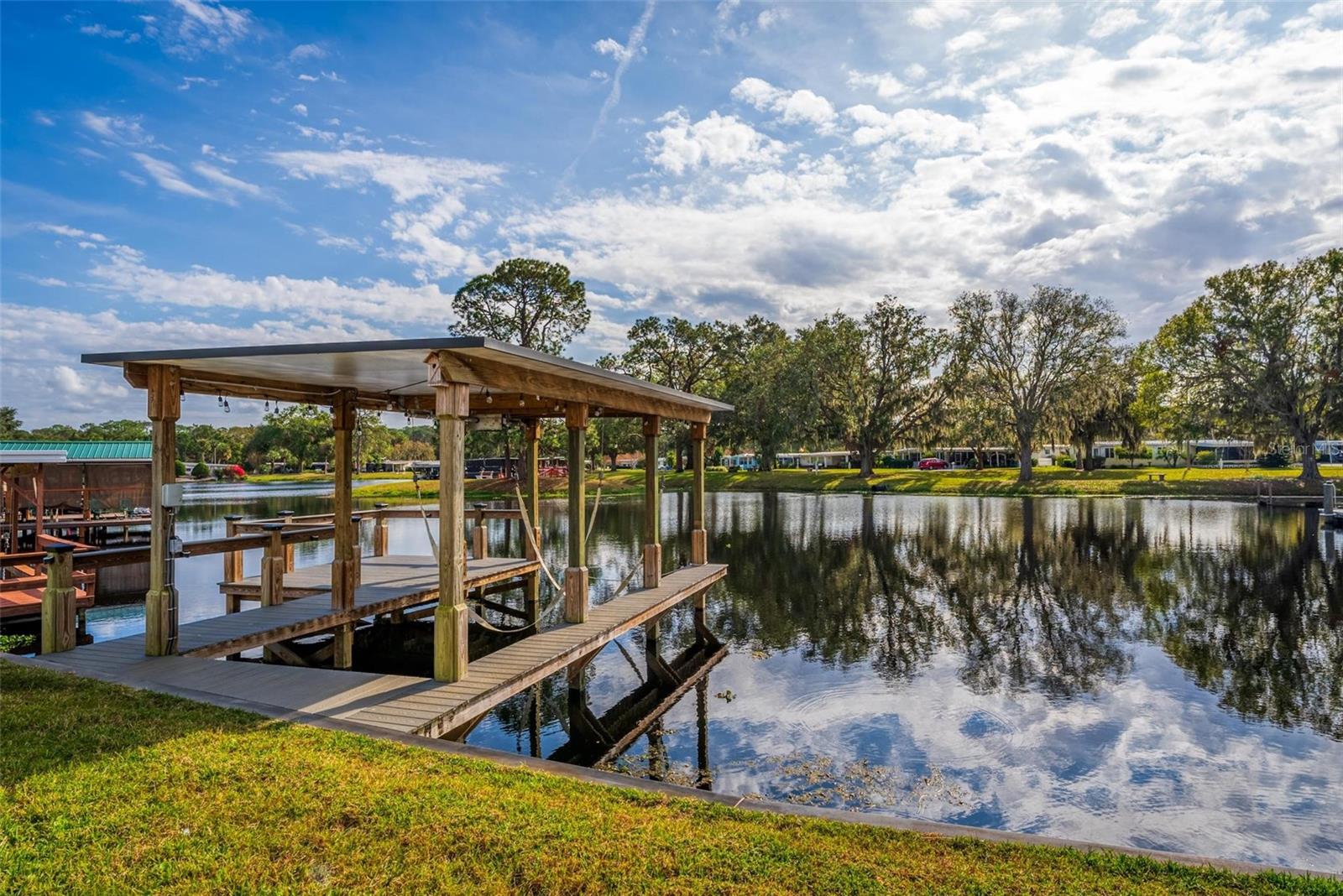929 SUNSET CIR, TAVARES, FL, 32778