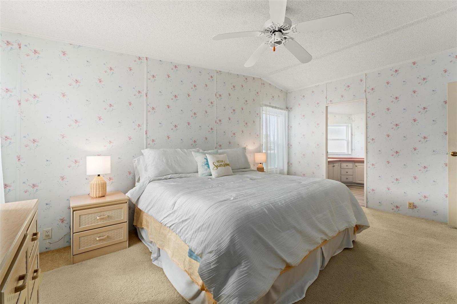 929 SUNSET CIR, TAVARES, FL, 32778