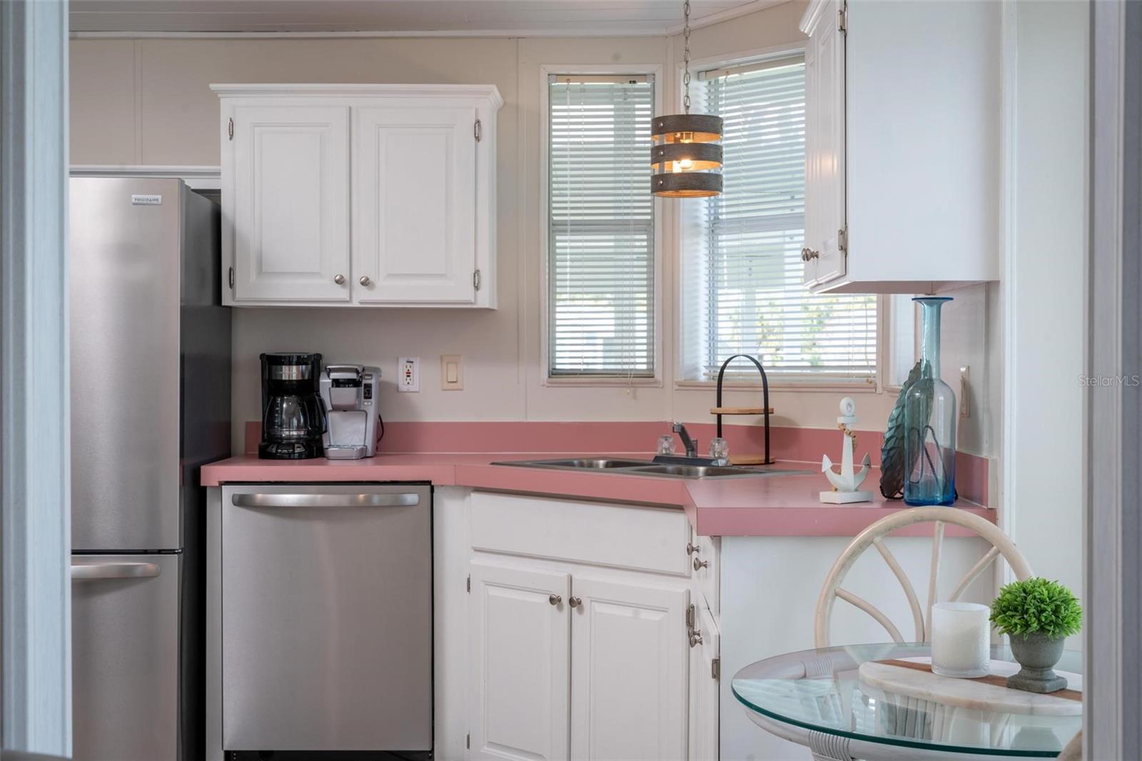 929 SUNSET CIR, TAVARES, FL, 32778