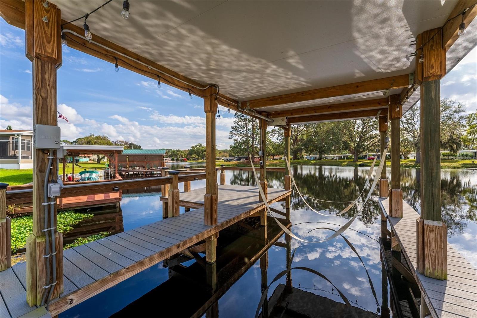929 SUNSET CIR, TAVARES, FL, 32778