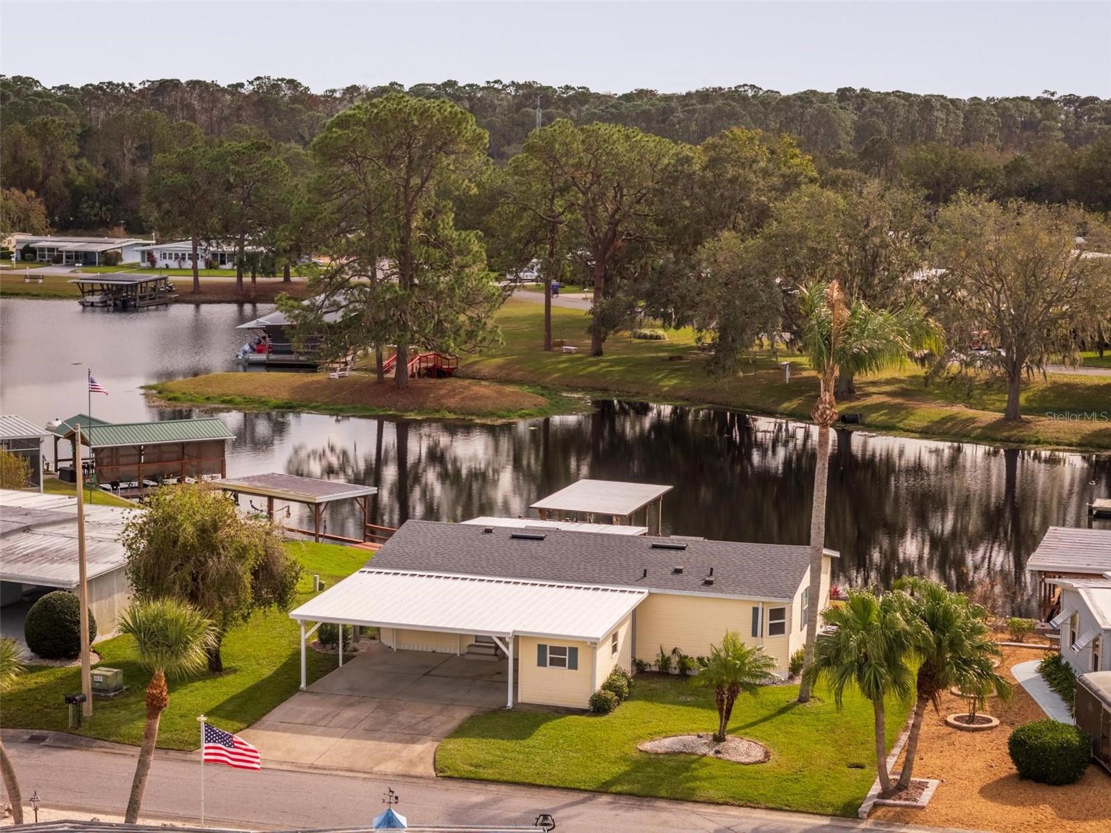 929 SUNSET CIR, TAVARES, FL, 32778