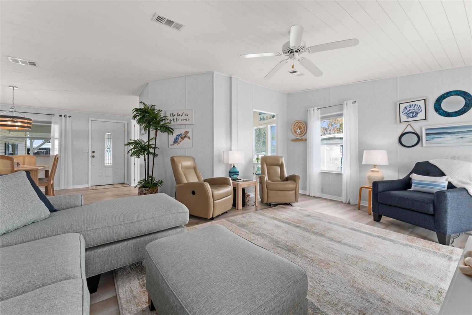 929 SUNSET CIR, TAVARES, FL, 32778