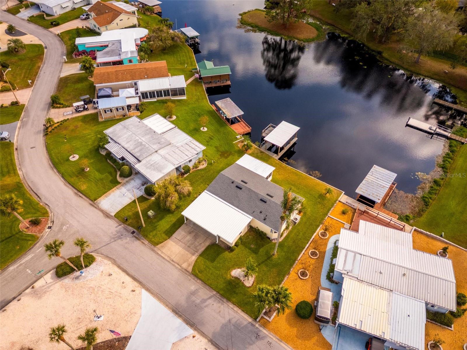 929 SUNSET CIR, TAVARES, FL, 32778