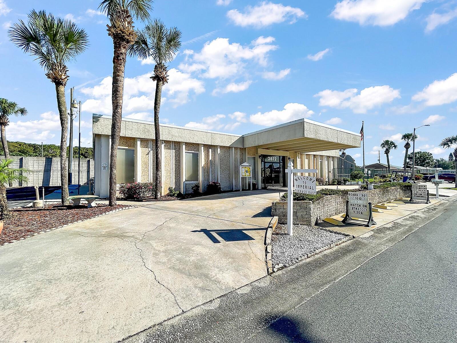 929 SUNSET CIR, TAVARES, FL, 32778