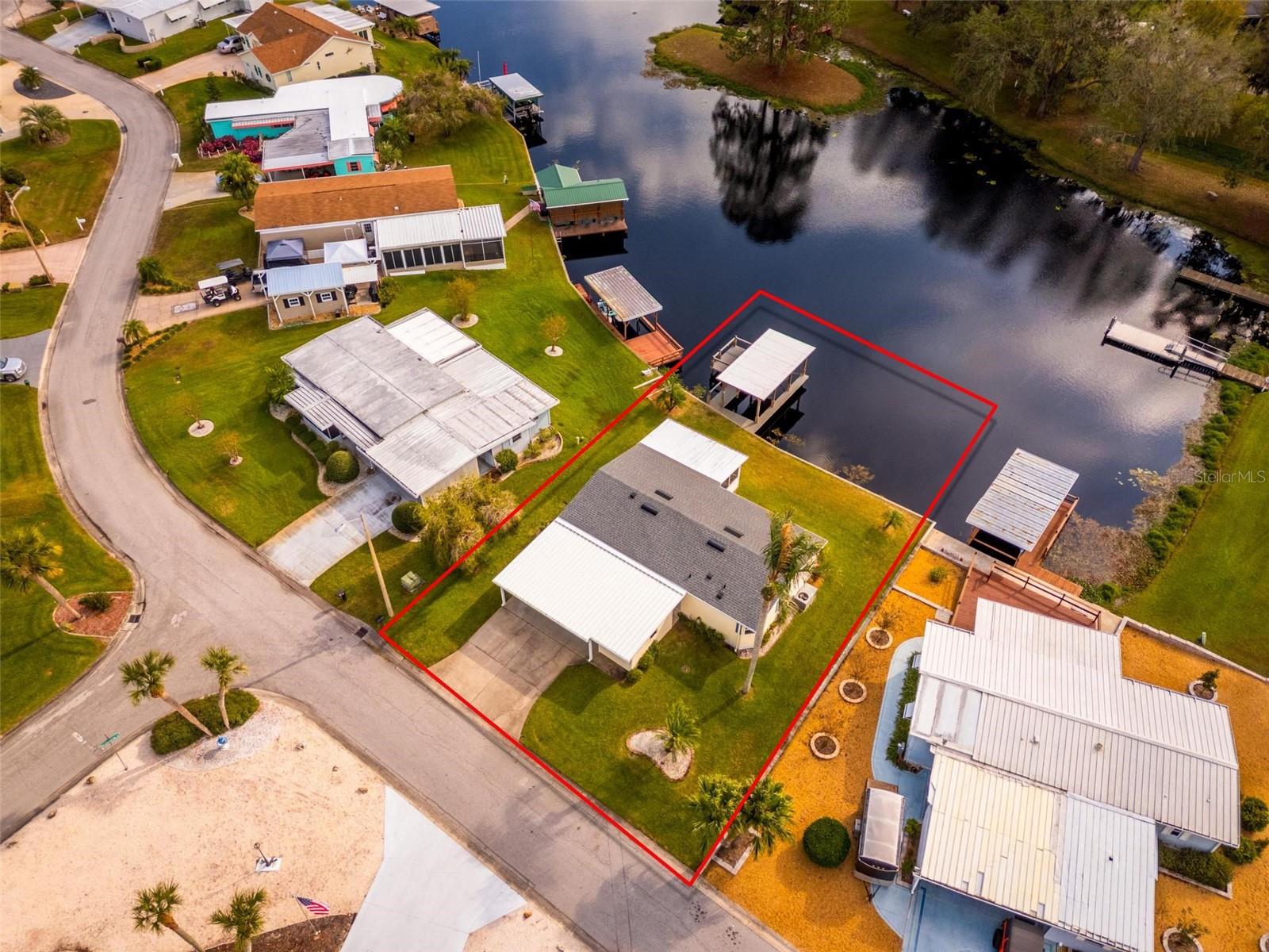 929 SUNSET CIR, TAVARES, FL, 32778