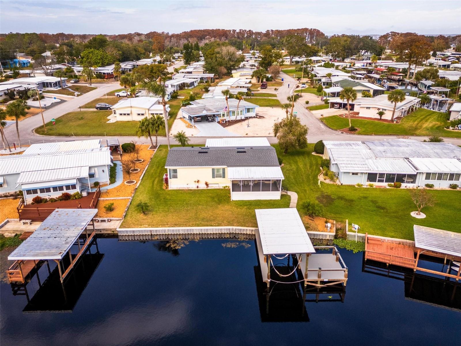 929 SUNSET CIR, TAVARES, FL, 32778