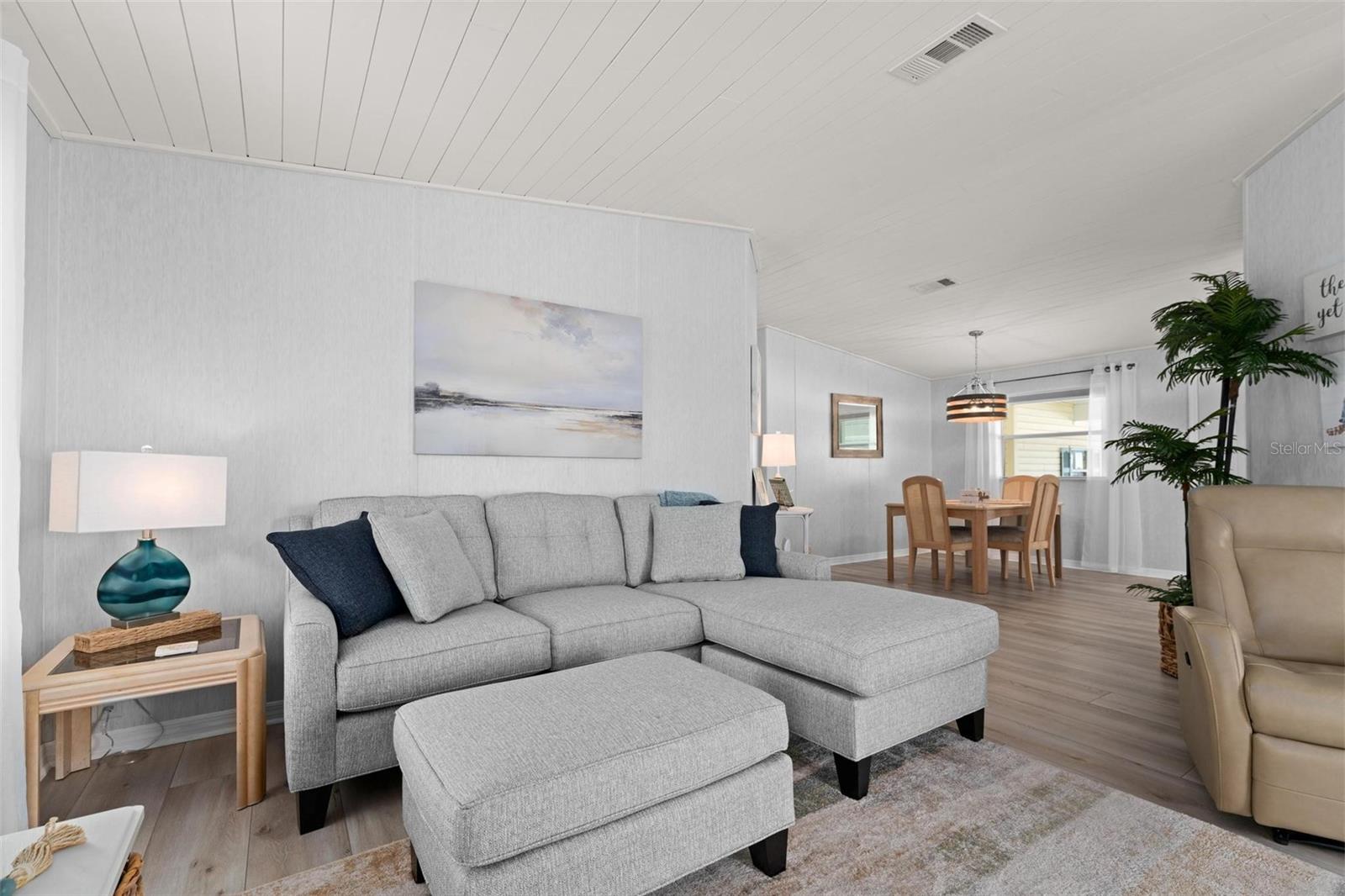 929 SUNSET CIR, TAVARES, FL, 32778