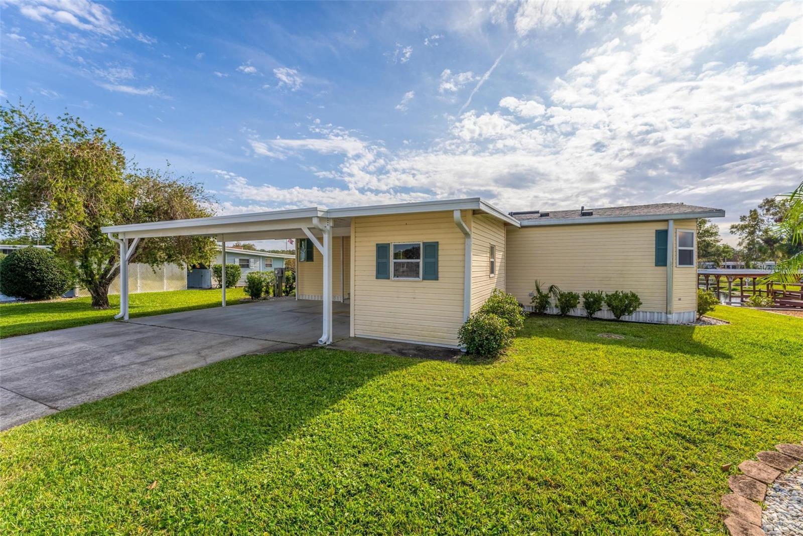 929 SUNSET CIR, TAVARES, FL, 32778