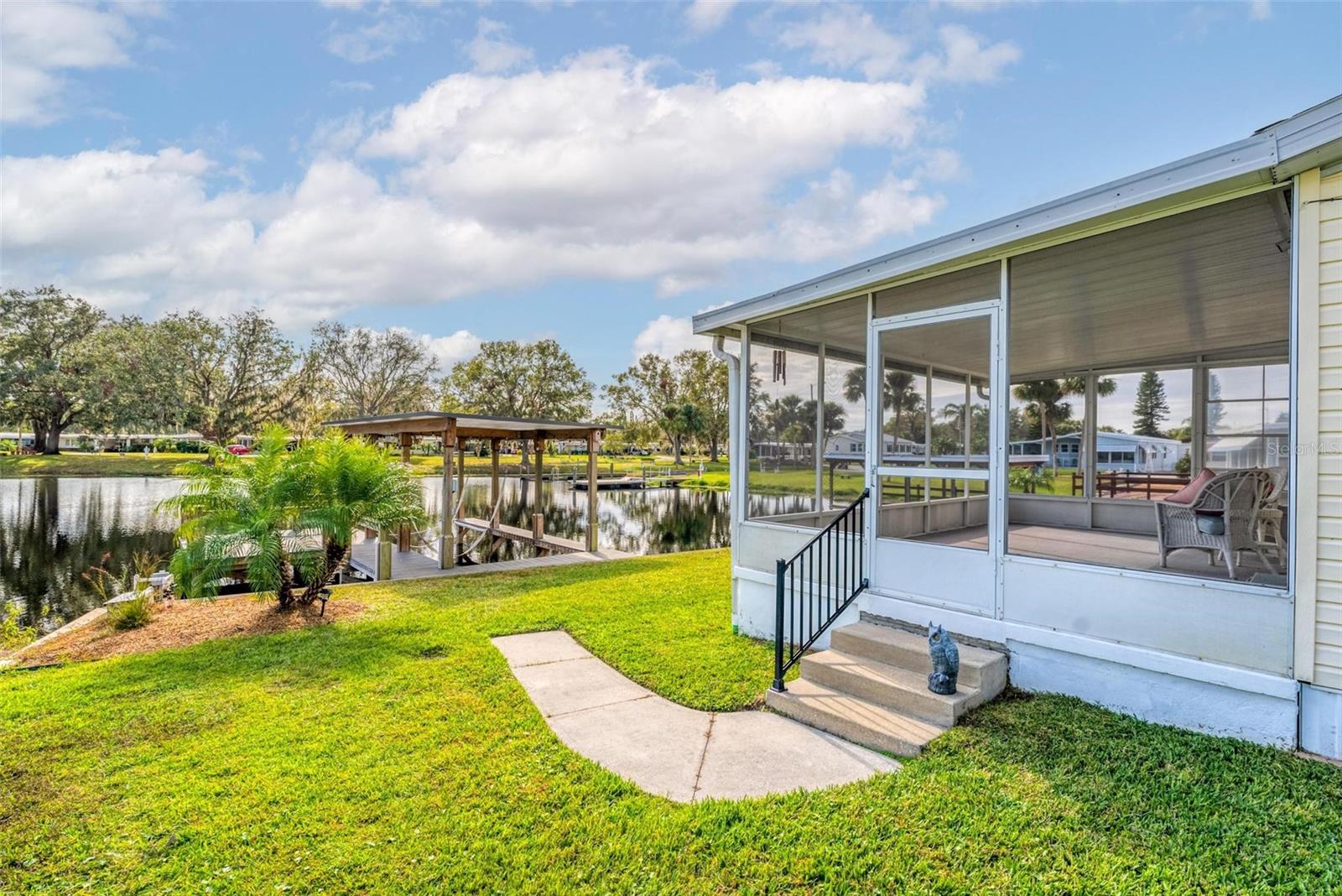929 SUNSET CIR, TAVARES, FL, 32778