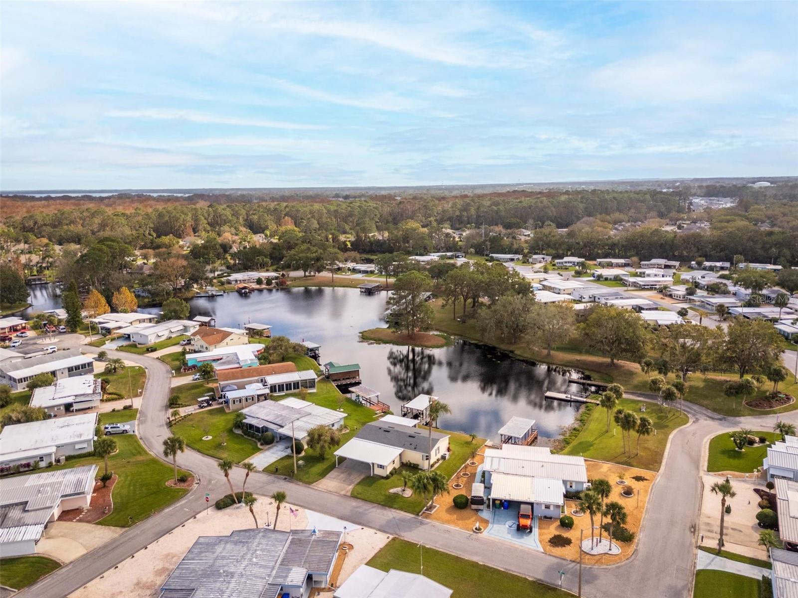 929 SUNSET CIR, TAVARES, FL, 32778