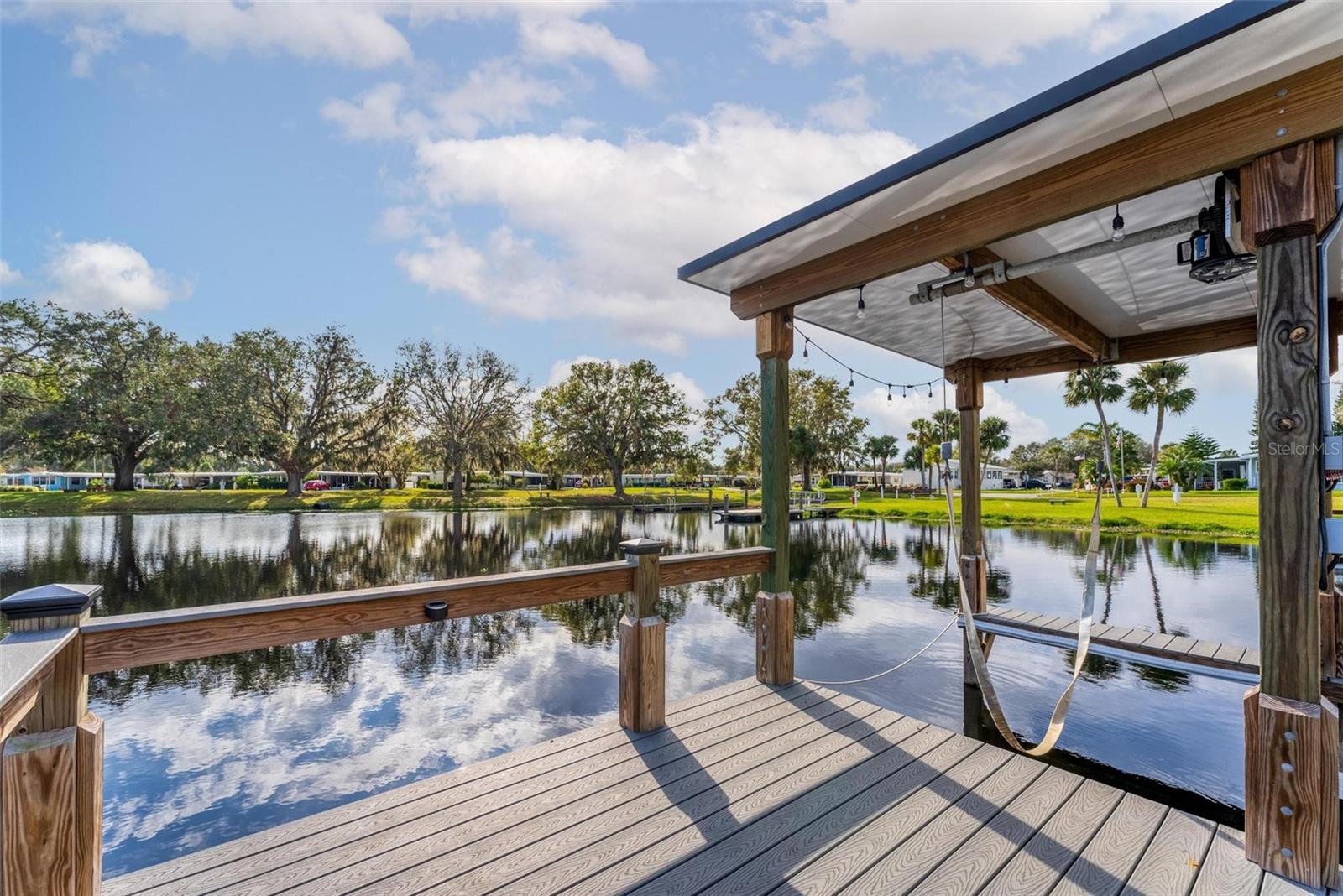 929 SUNSET CIR, TAVARES, FL, 32778