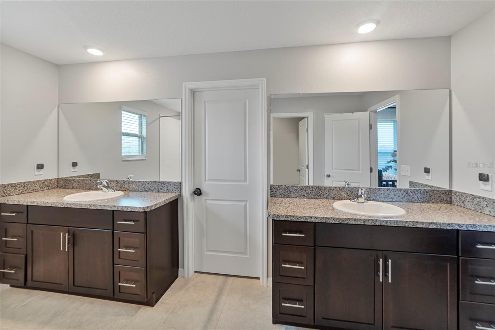 211 RAIN BERRY AVE, RUSKIN, FL, 33570