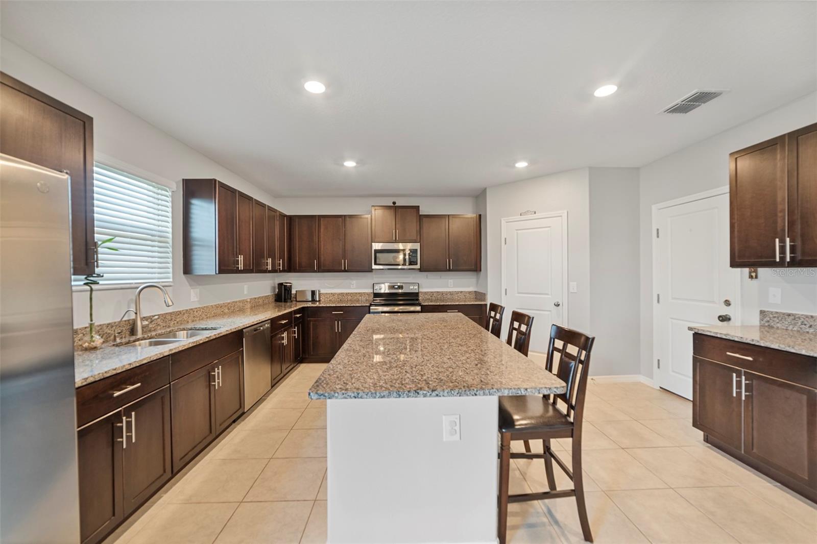 211 RAIN BERRY AVE, RUSKIN, FL, 33570