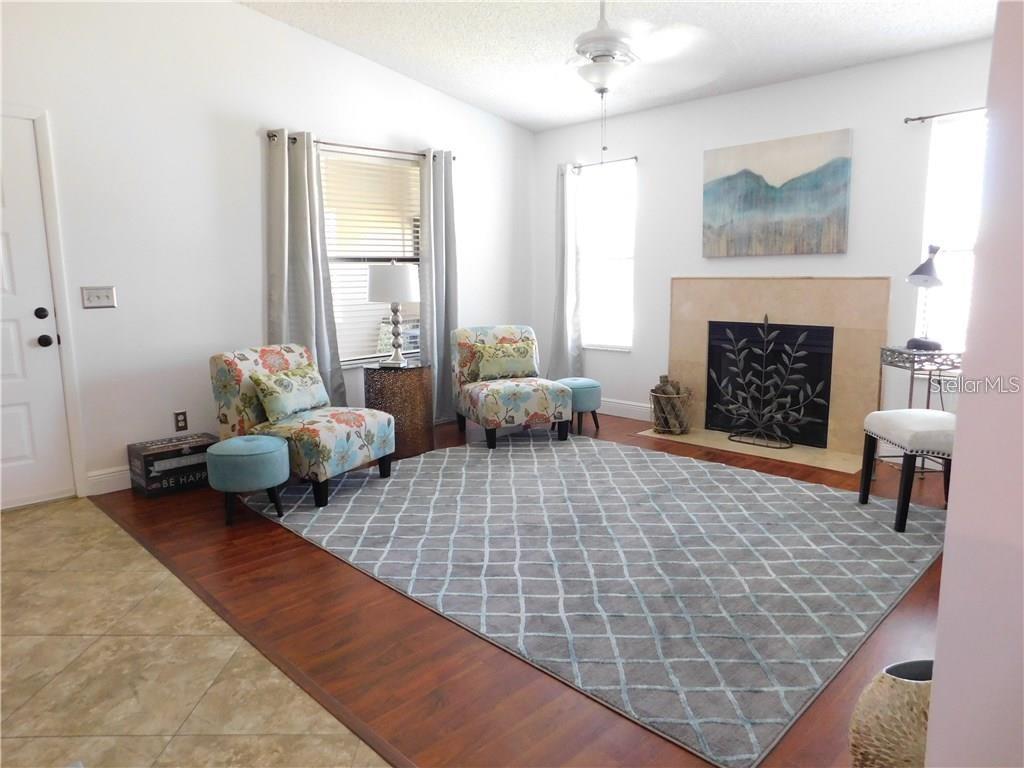 2930 S SEMORAN BLVD #406, ORLANDO, FL, 32822