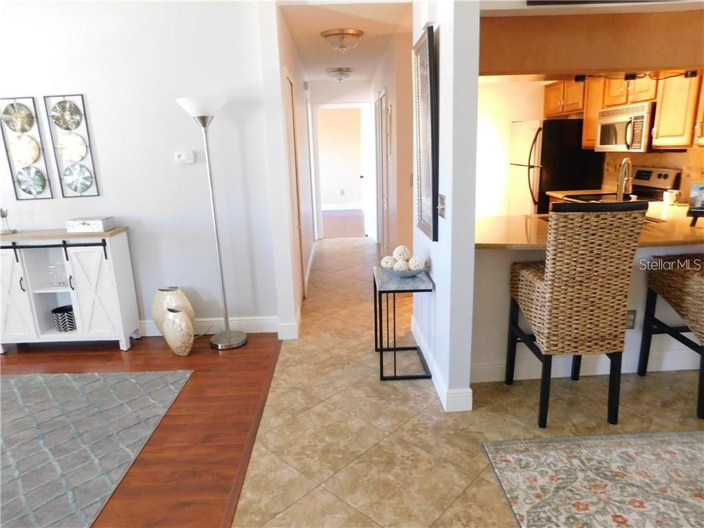 2930 S SEMORAN BLVD #406, ORLANDO, FL, 32822