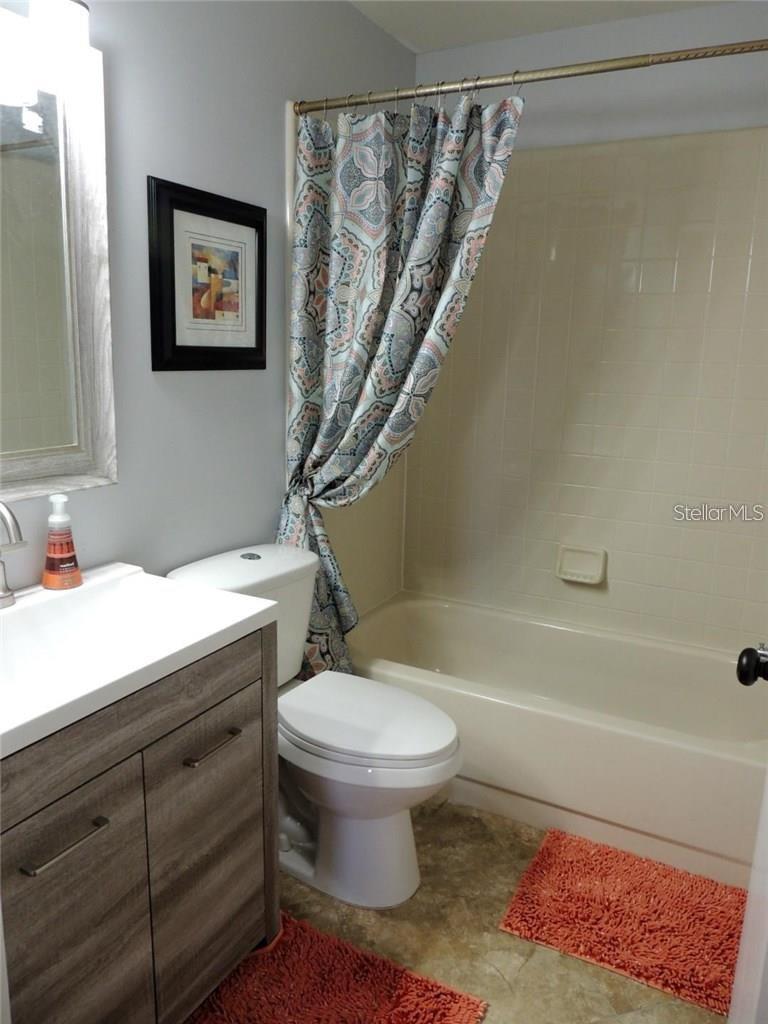 2930 S SEMORAN BLVD #406, ORLANDO, FL, 32822