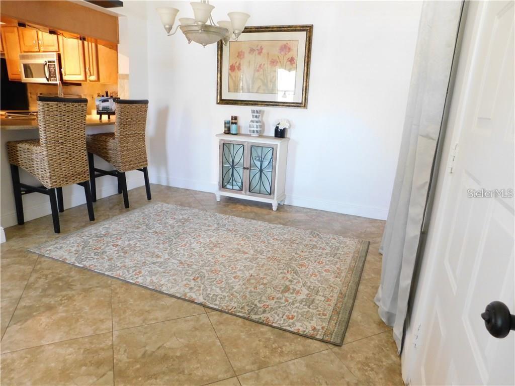 2930 S SEMORAN BLVD #406, ORLANDO, FL, 32822
