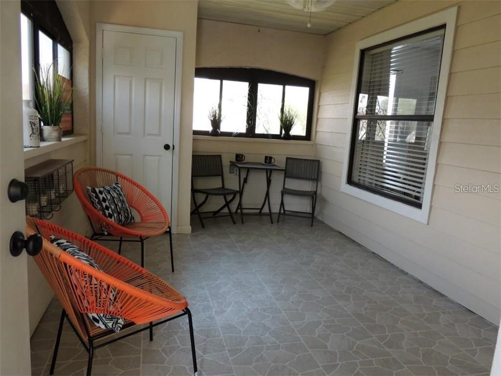2930 S SEMORAN BLVD #406, ORLANDO, FL, 32822