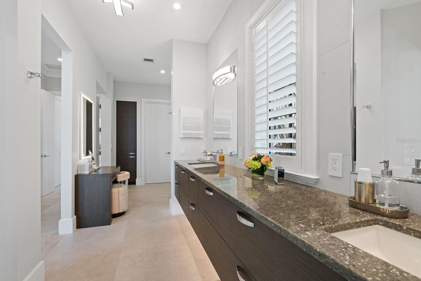 600 PUTTER LN, LONGBOAT KEY, FL, 34228
