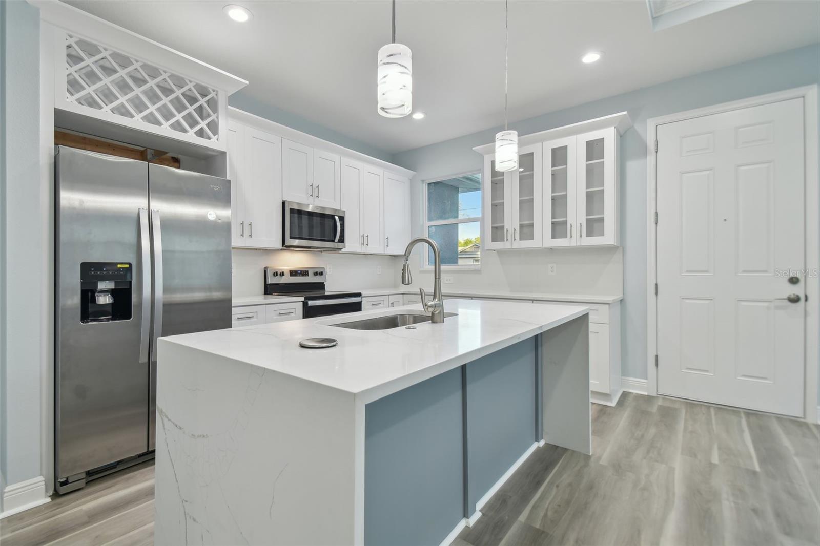 8306 N MARKS ST, TAMPA, FL, 33604