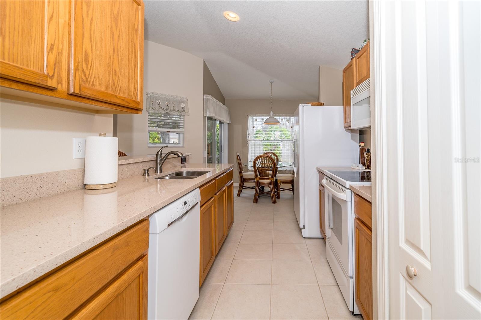 5246 GATO DEL SOL CIR, WESLEY CHAPEL, FL, 33544
