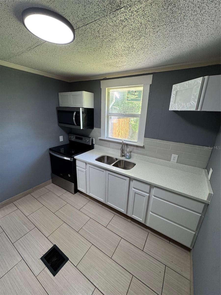 300 HIBISCUS DR, SANFORD, FL, 32773