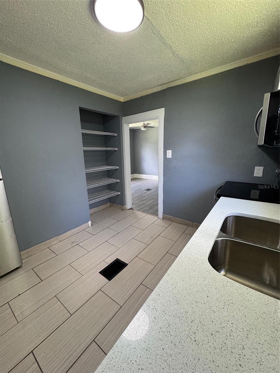 300 HIBISCUS DR, SANFORD, FL, 32773