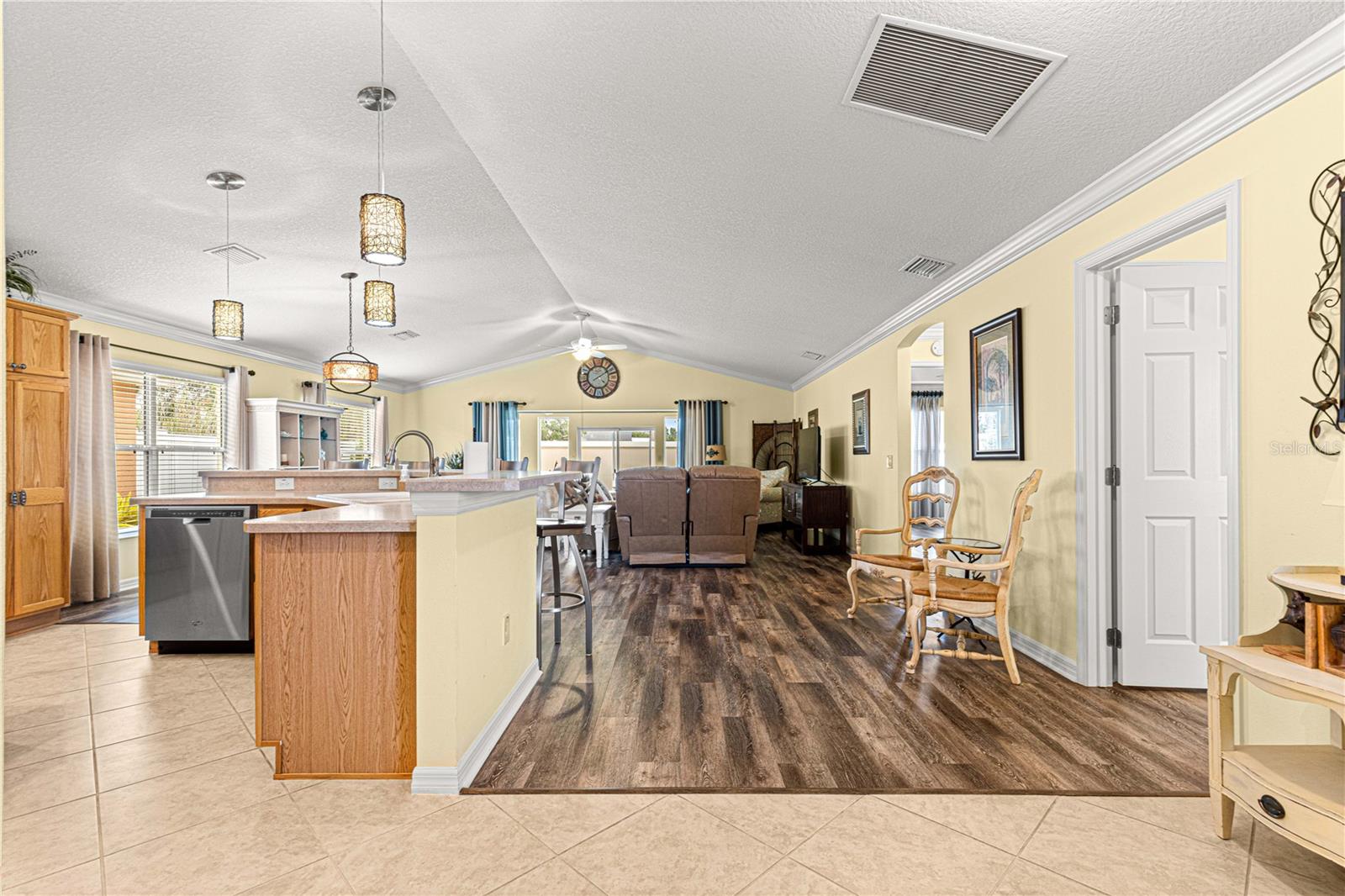 637 ARTEAGA WAY, THE VILLAGES, FL, 32162