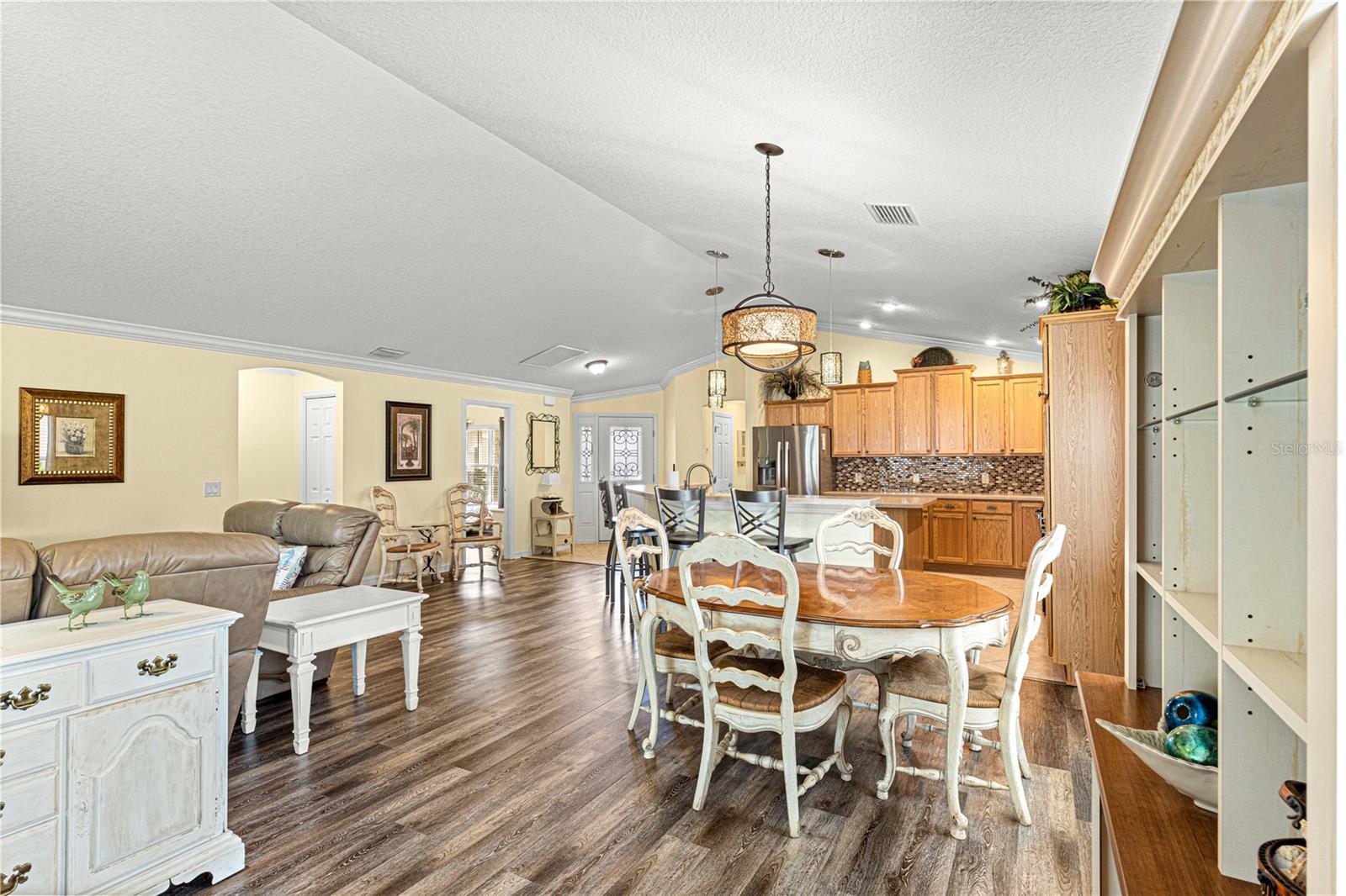 637 ARTEAGA WAY, THE VILLAGES, FL, 32162