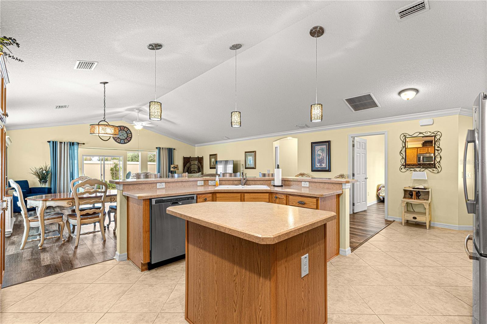 637 ARTEAGA WAY, THE VILLAGES, FL, 32162