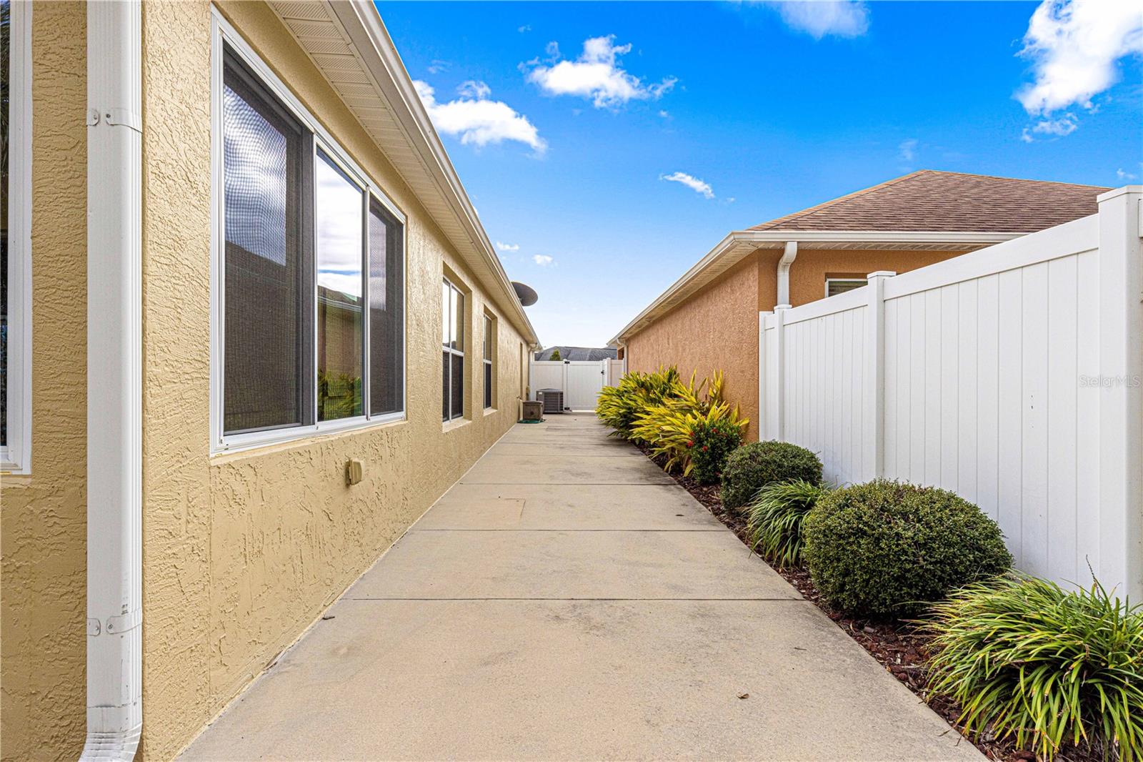 637 ARTEAGA WAY, THE VILLAGES, FL, 32162