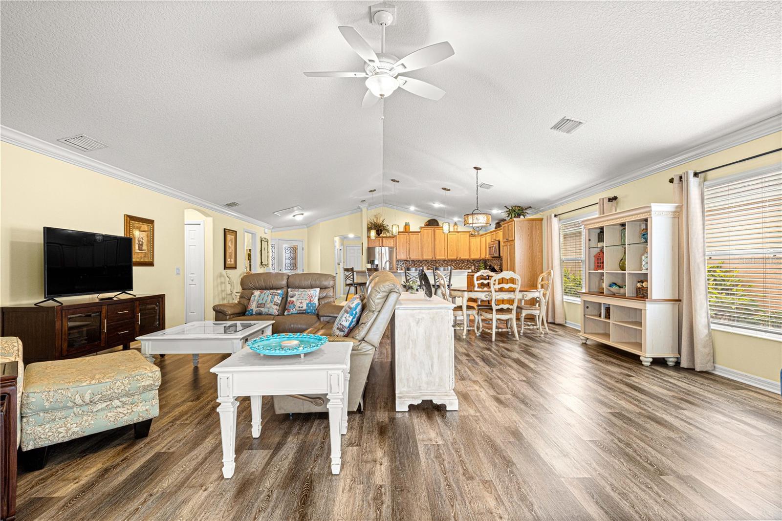 637 ARTEAGA WAY, THE VILLAGES, FL, 32162