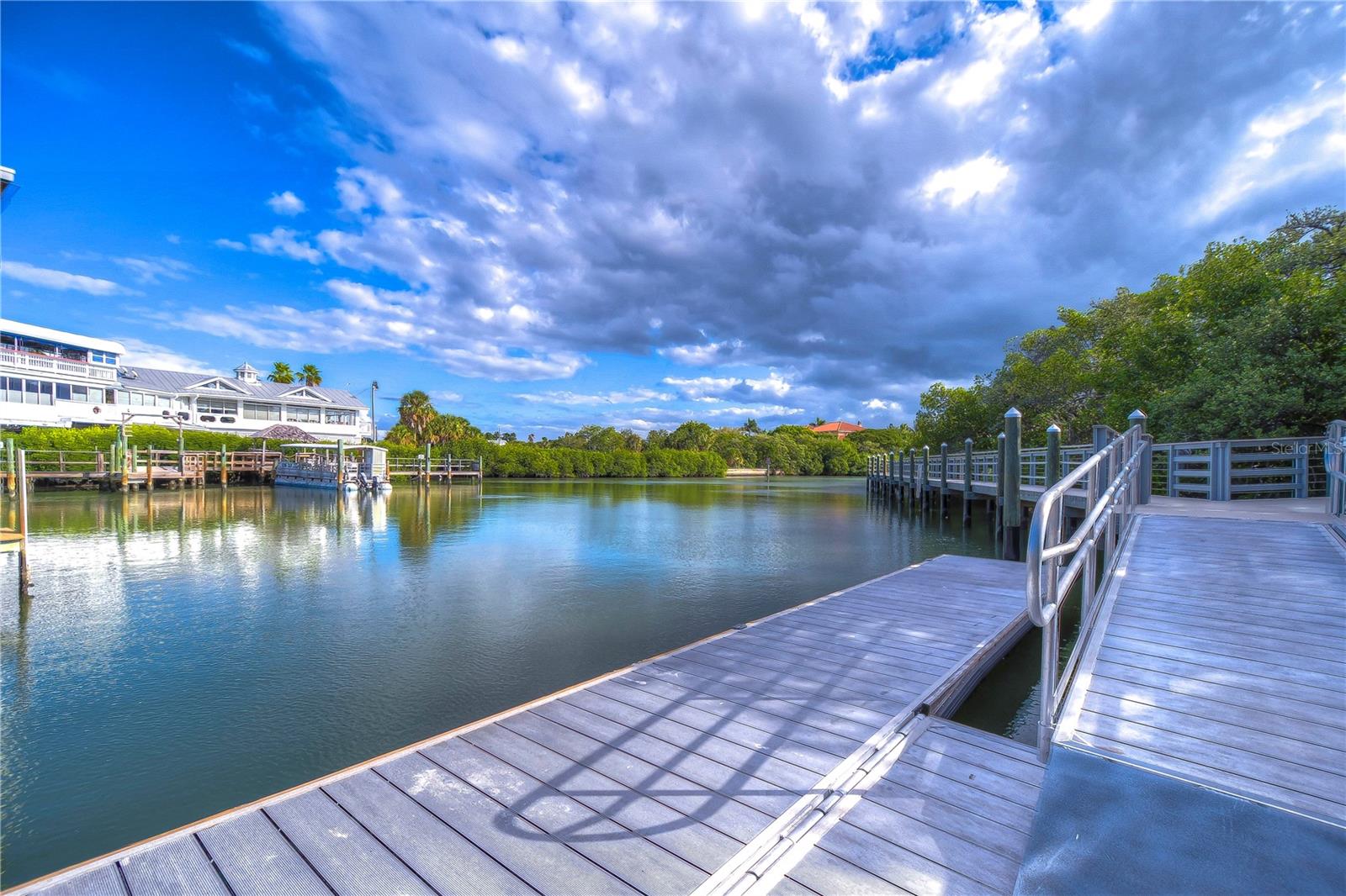 800 COLLANY RD #401, TIERRA VERDE, FL, 33715
