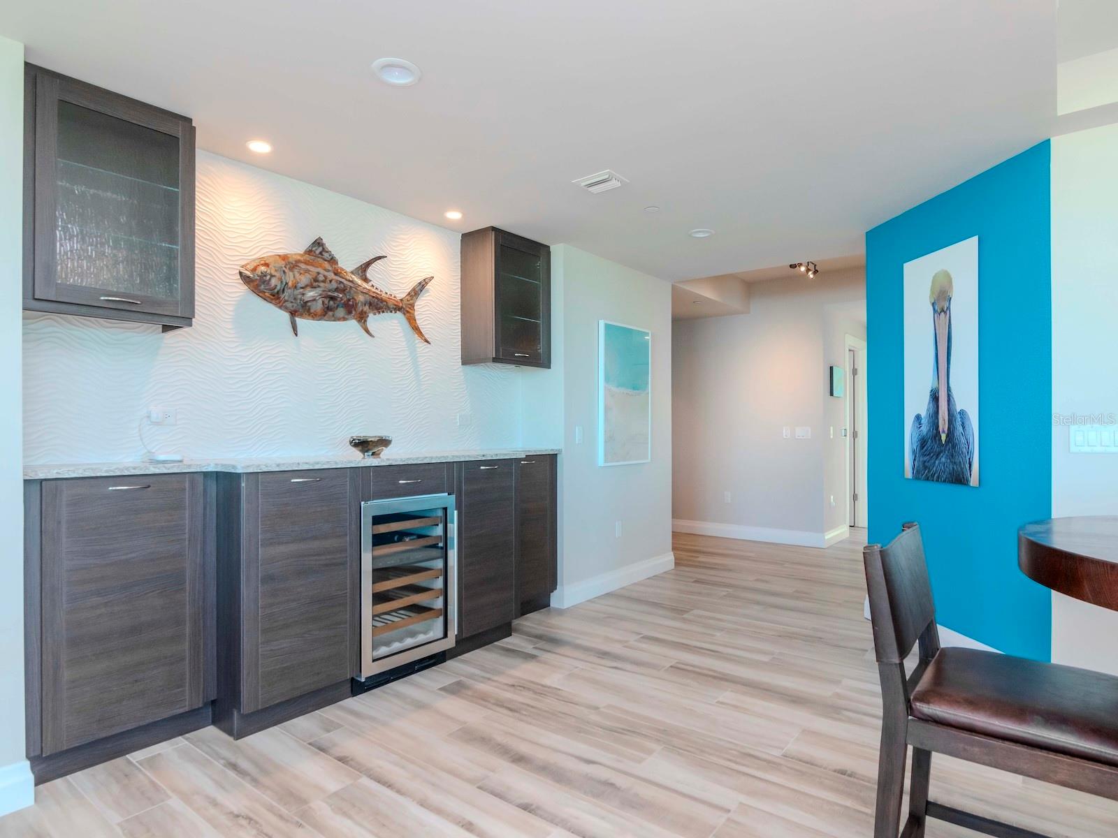 800 COLLANY RD #401, TIERRA VERDE, FL, 33715
