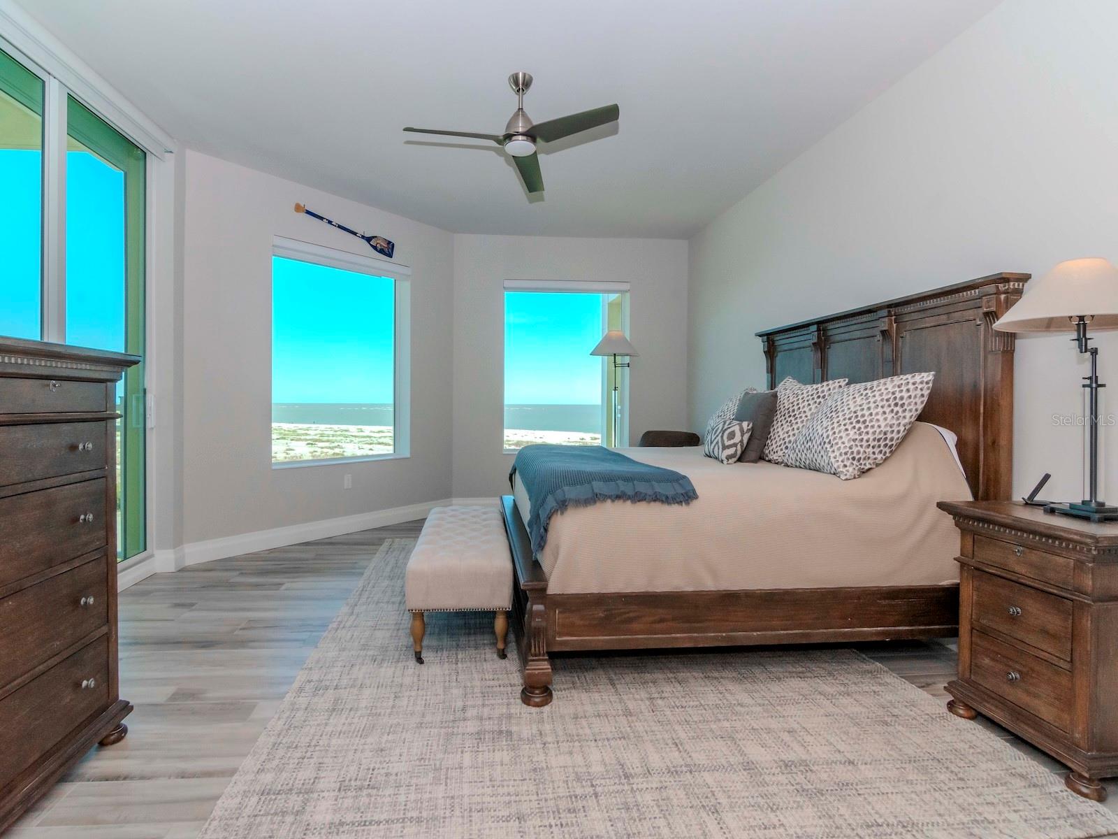 800 COLLANY RD #401, TIERRA VERDE, FL, 33715