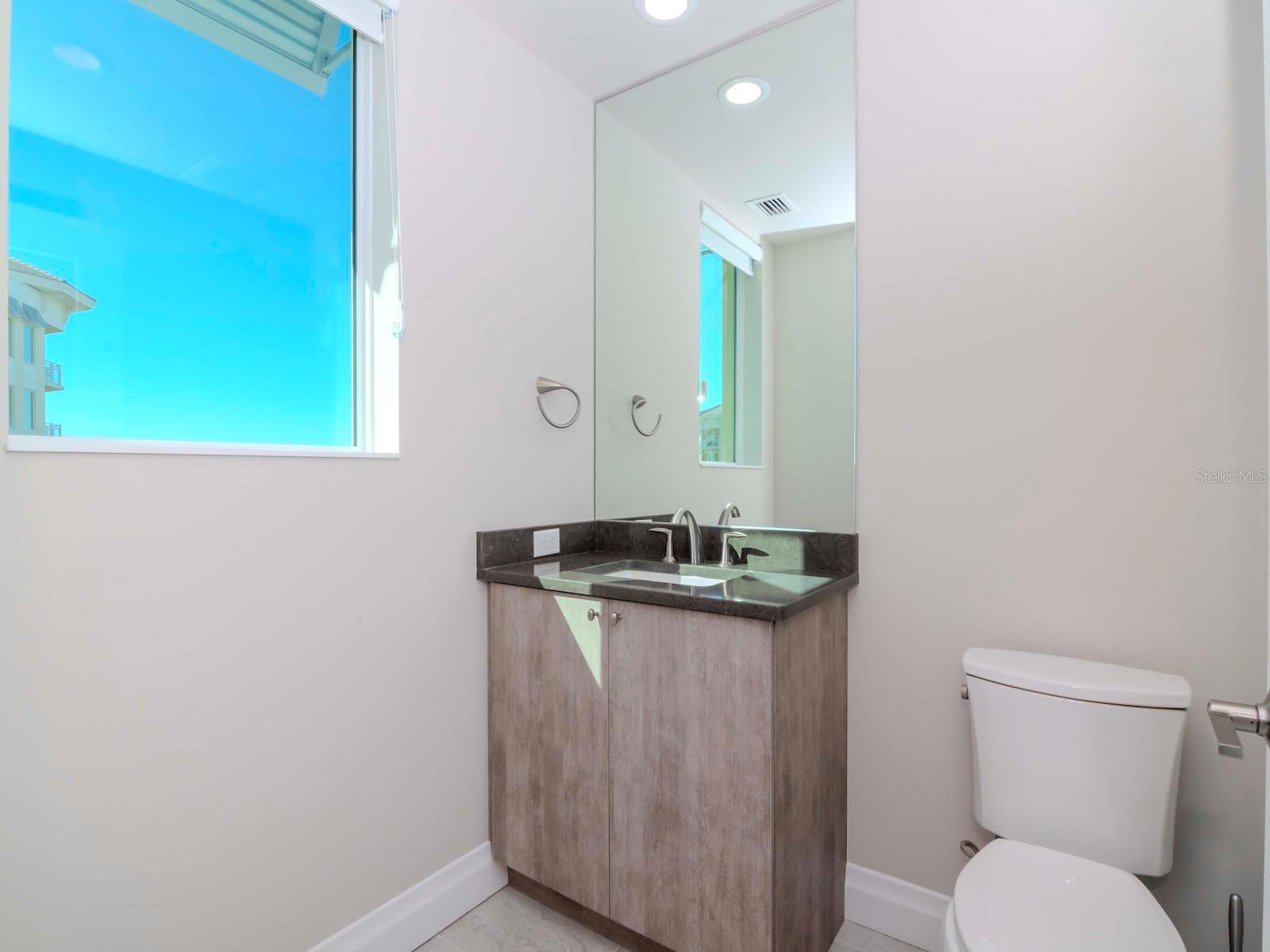 800 COLLANY RD #401, TIERRA VERDE, FL, 33715