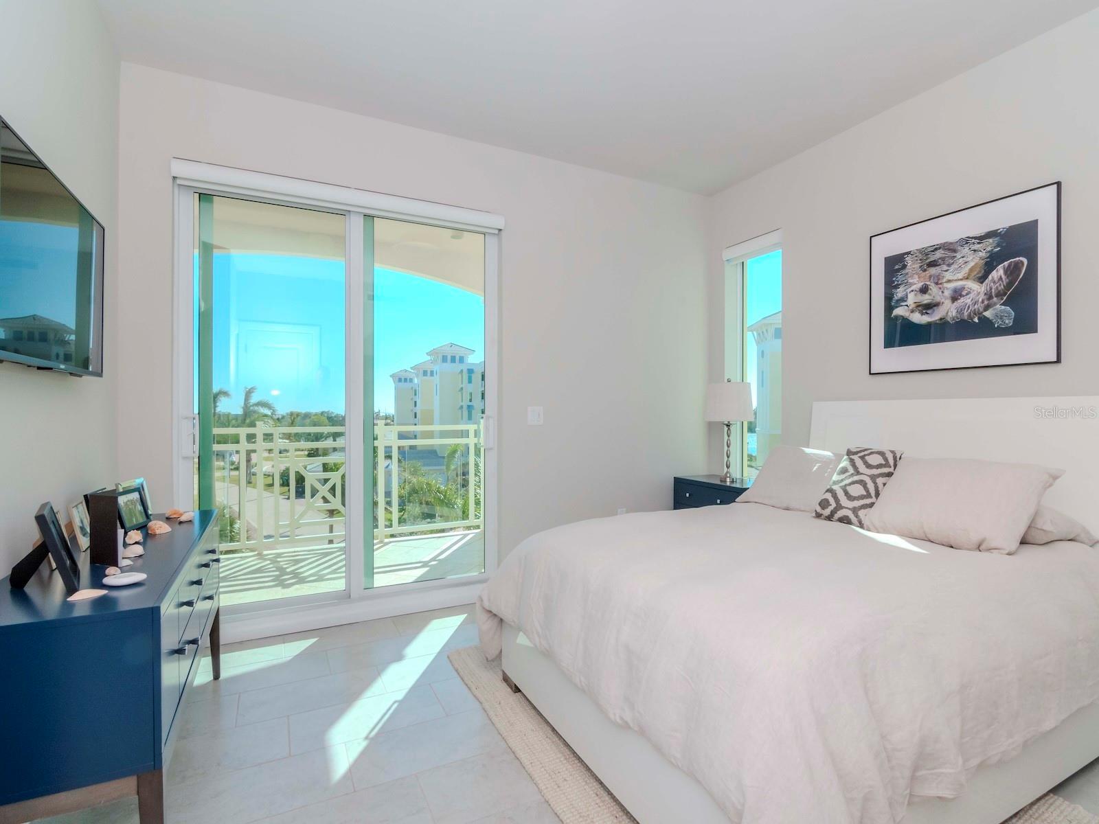 800 COLLANY RD #401, TIERRA VERDE, FL, 33715