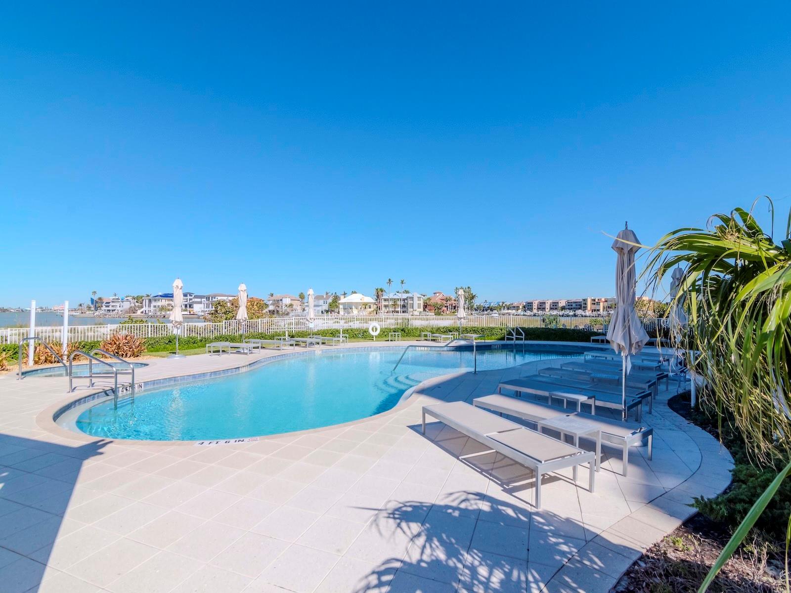 800 COLLANY RD #401, TIERRA VERDE, FL, 33715