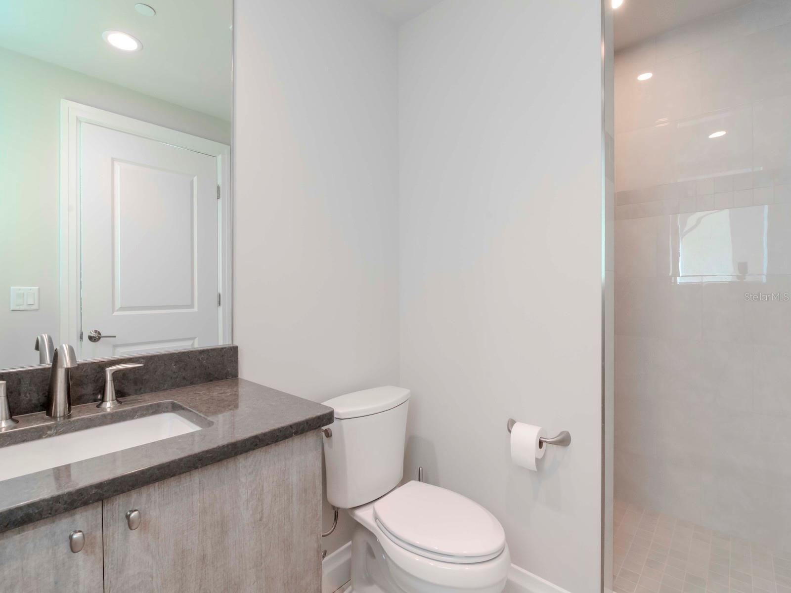 800 COLLANY RD #401, TIERRA VERDE, FL, 33715