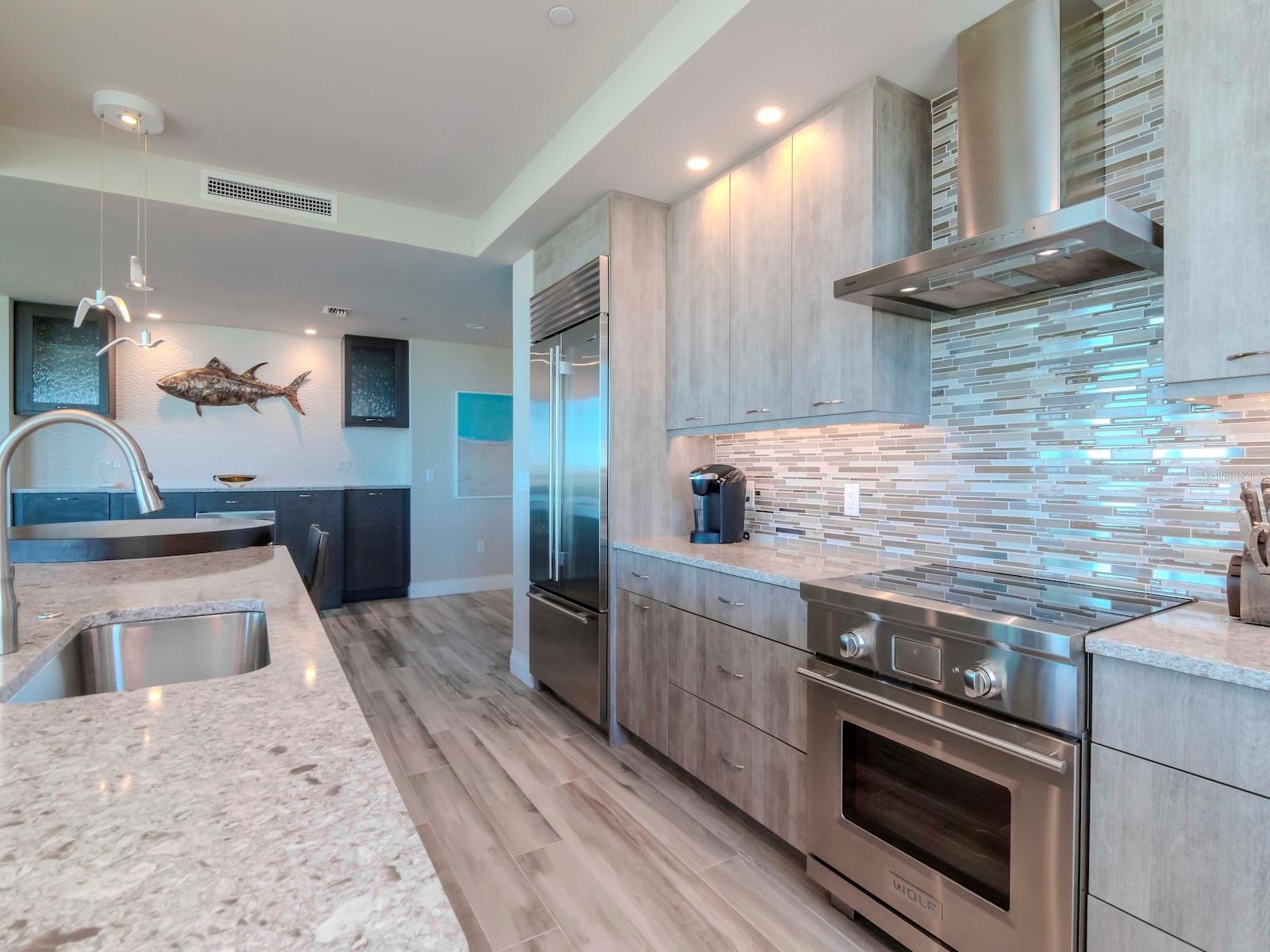 800 COLLANY RD #401, TIERRA VERDE, FL, 33715