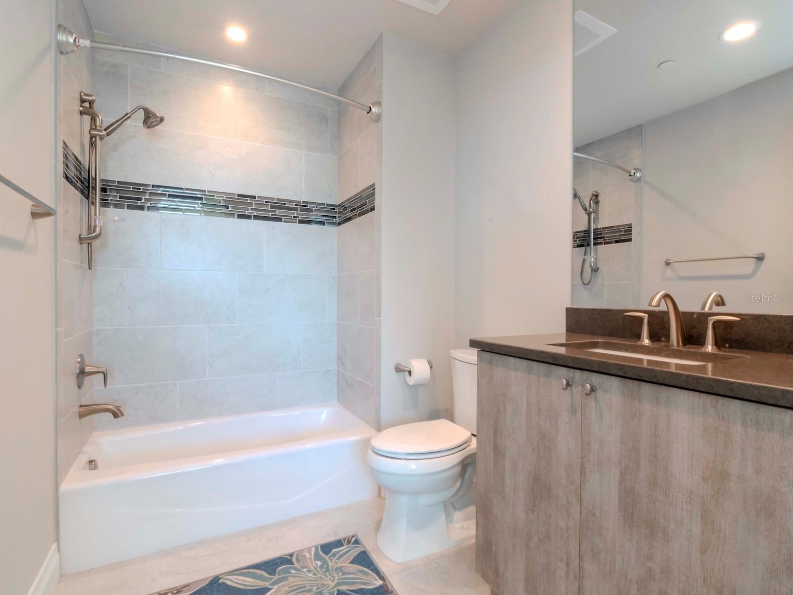 800 COLLANY RD #401, TIERRA VERDE, FL, 33715
