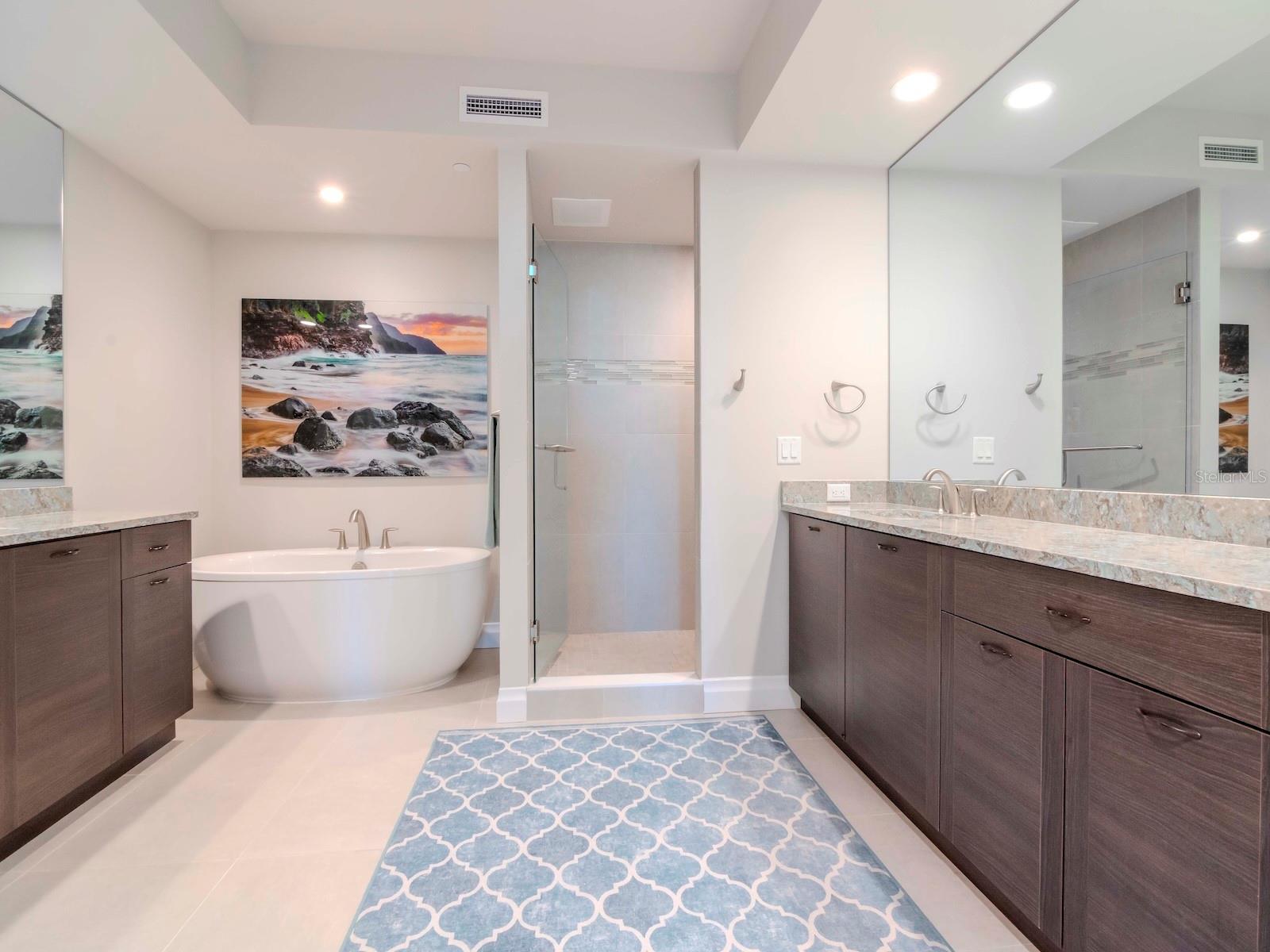 800 COLLANY RD #401, TIERRA VERDE, FL, 33715