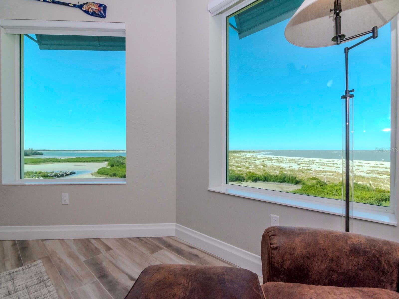 800 COLLANY RD #401, TIERRA VERDE, FL, 33715