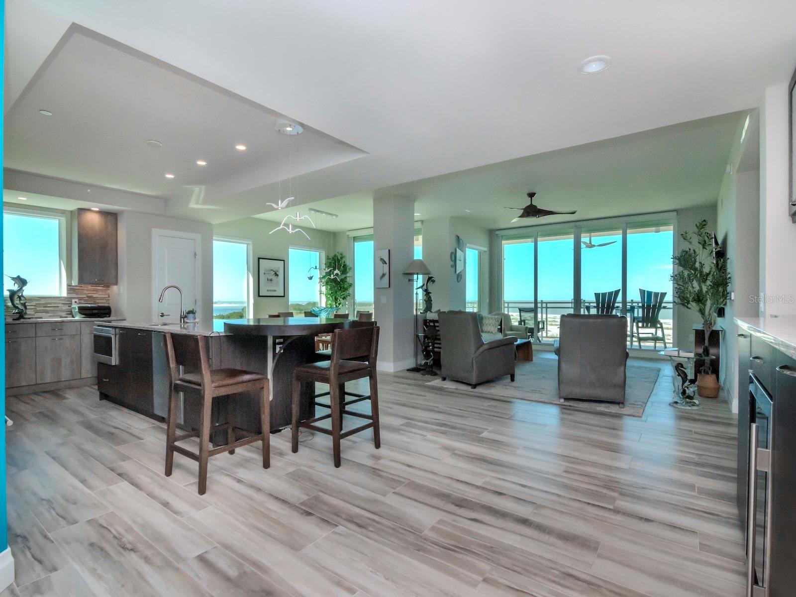 800 COLLANY RD #401, TIERRA VERDE, FL, 33715