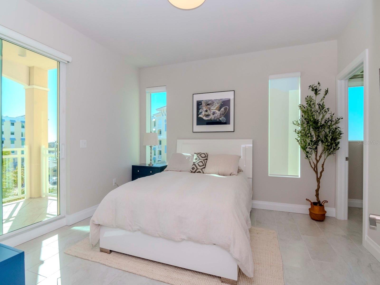 800 COLLANY RD #401, TIERRA VERDE, FL, 33715