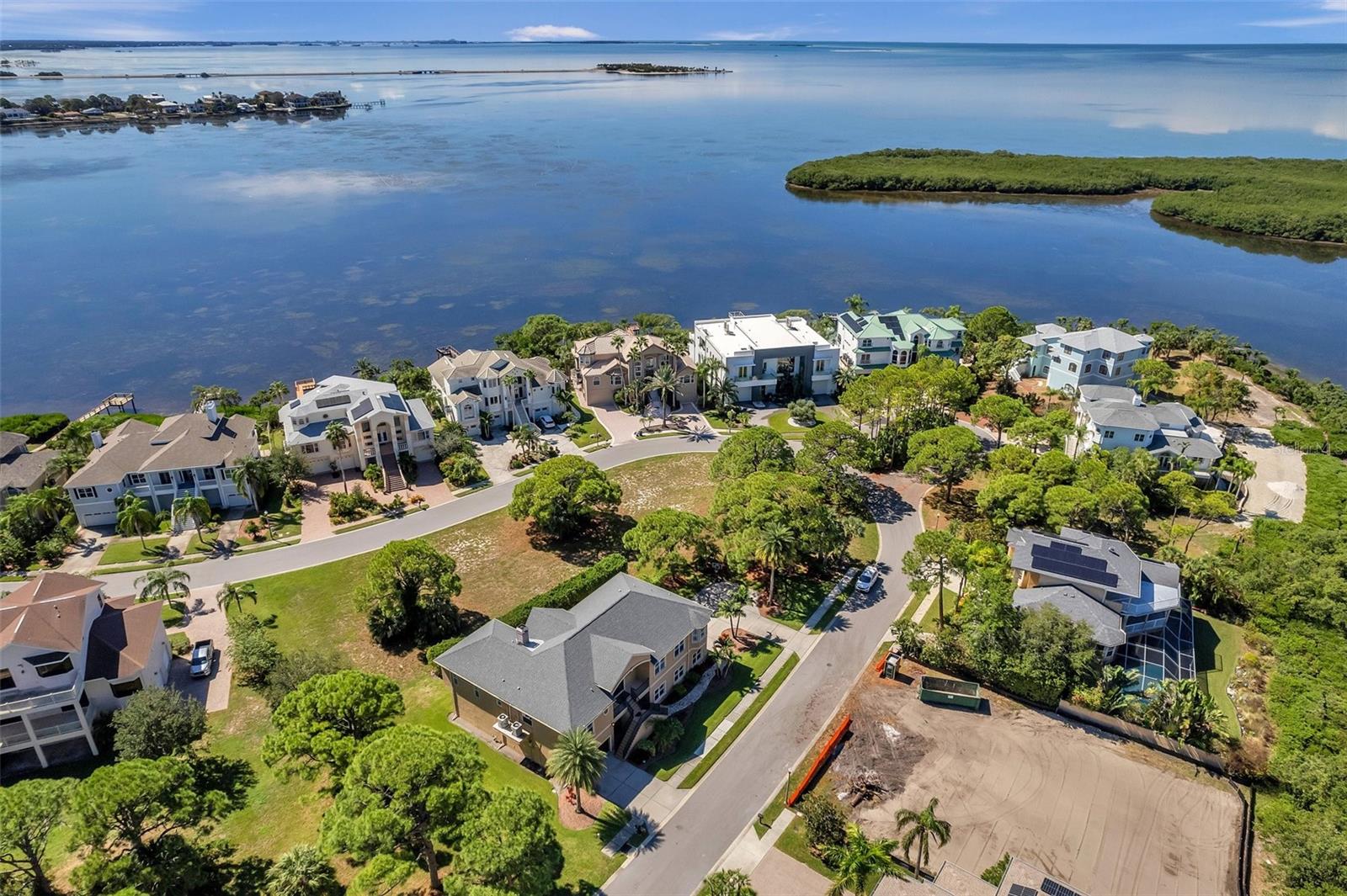 2012 HARBOUR WATCH CIR, TARPON SPRINGS, FL, 34689