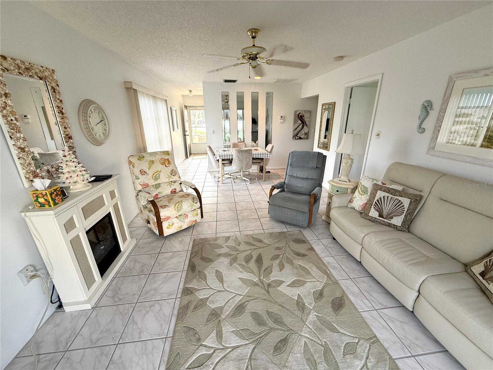 390 301 BLVD W #12A, BRADENTON, FL, 34205