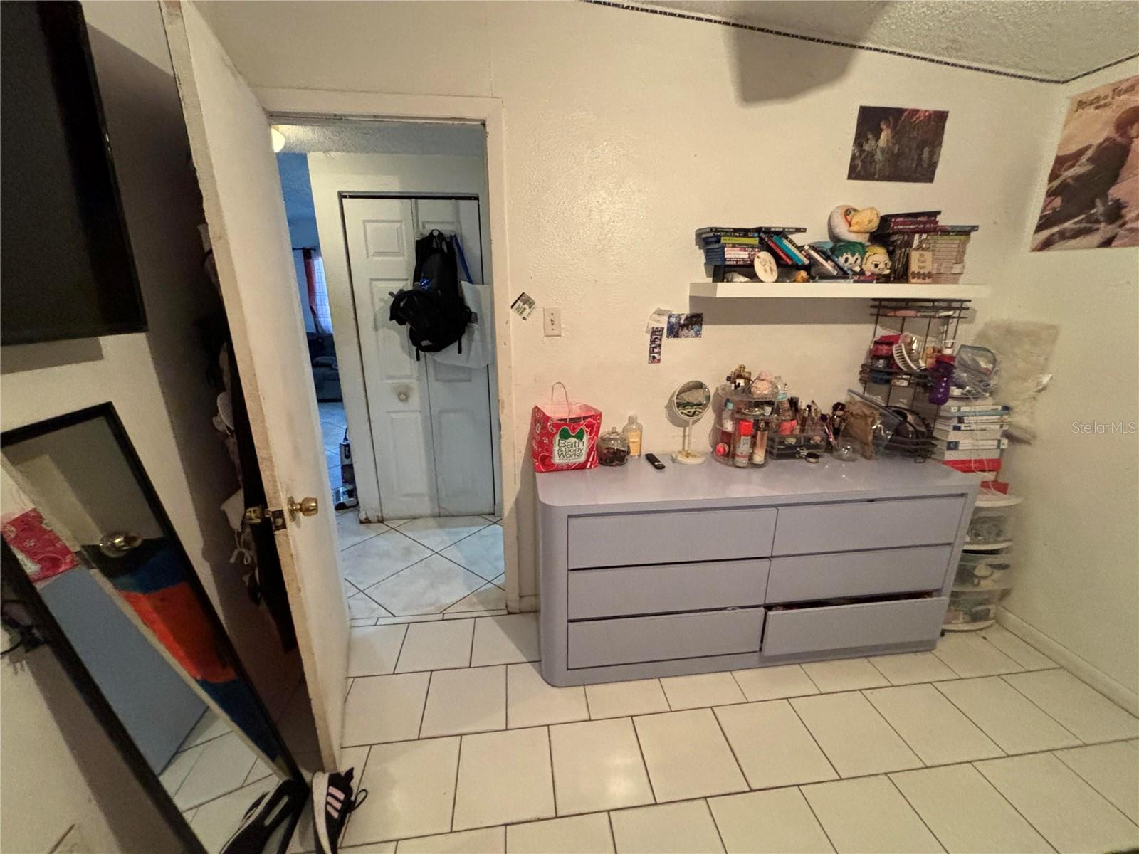 10011 N ANNETTE AVE, TAMPA, FL, 33612