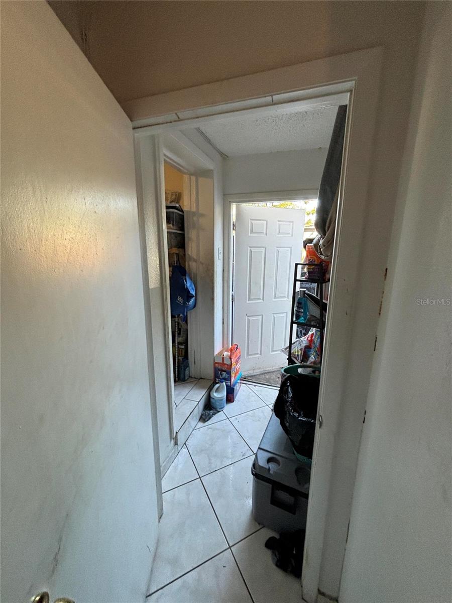 10011 N ANNETTE AVE, TAMPA, FL, 33612