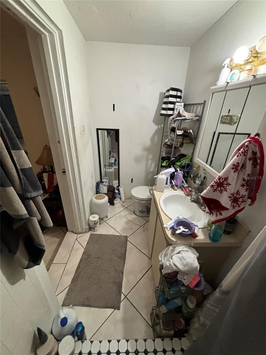 10011 N ANNETTE AVE, TAMPA, FL, 33612